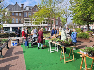 De ‘plantjesdag’ trekt altijd veel liefhebbers.